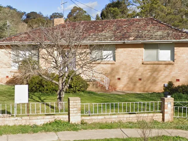 Double brick 3 bedroom home in East Queanbeyan