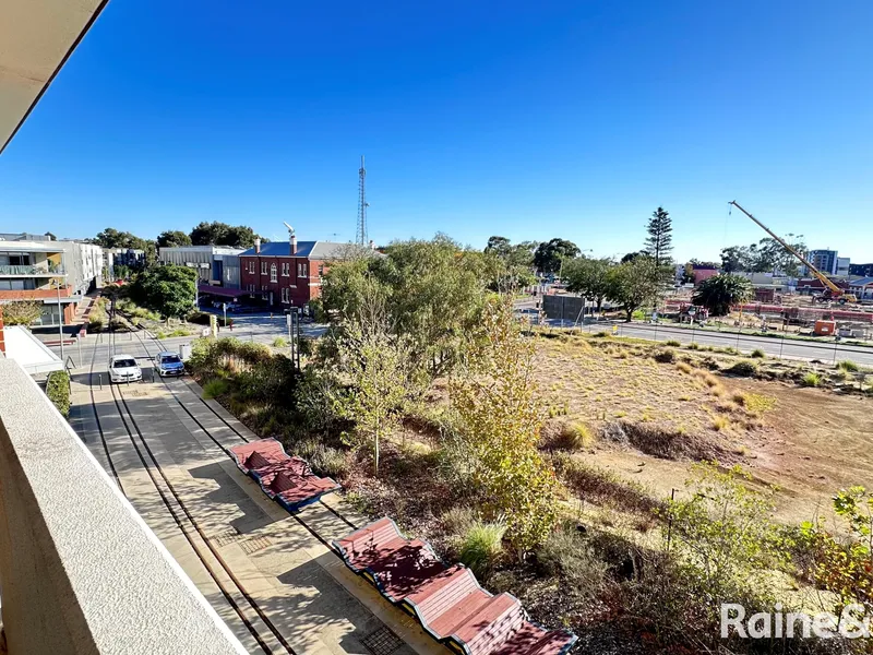 Large second floor 2x2 apartment with Elevator access