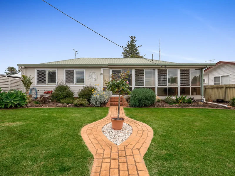 Entertainers delight - Spacious allotment - Great opportunity for a growing family!