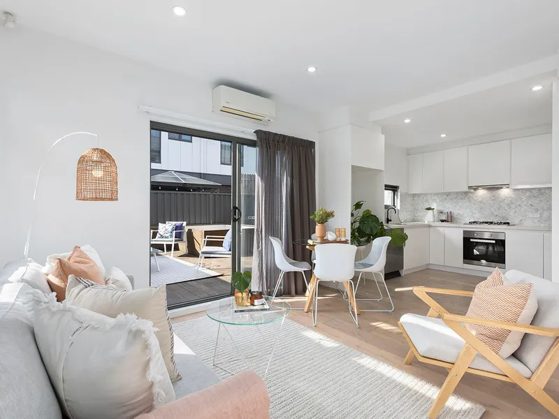 Sun, Space & a Courtyard