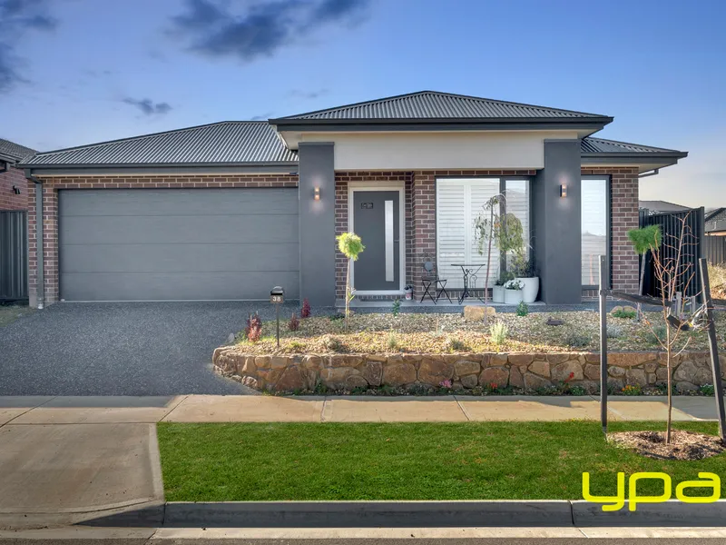 Sophisticated Dual Living in Contemporary Home