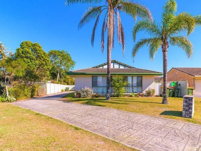 TIDY DUPLEX IN CONVENIENT LOCATION