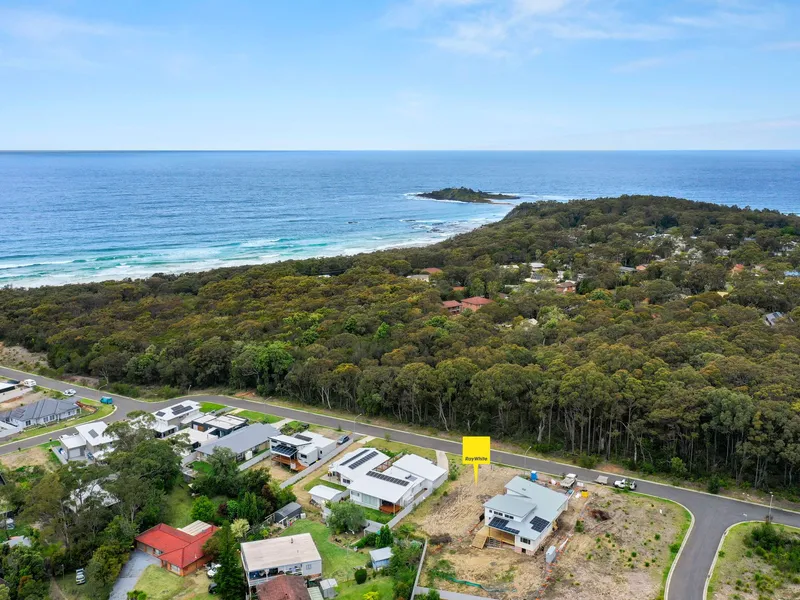 Land close to beach in Manyana