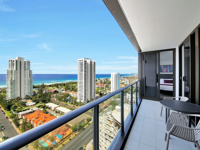 Ocean Views Apartment in Broadbeach