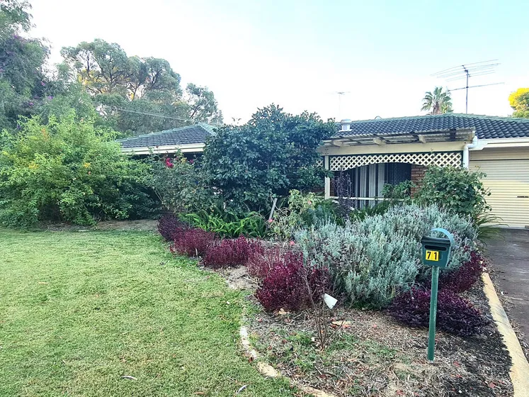 Great Family Home Greenfields! Large Office/Workshop!