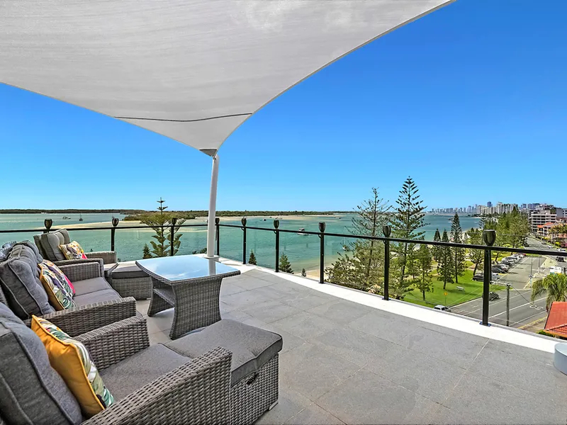 Luxury Waterfront Penthouse Apartment