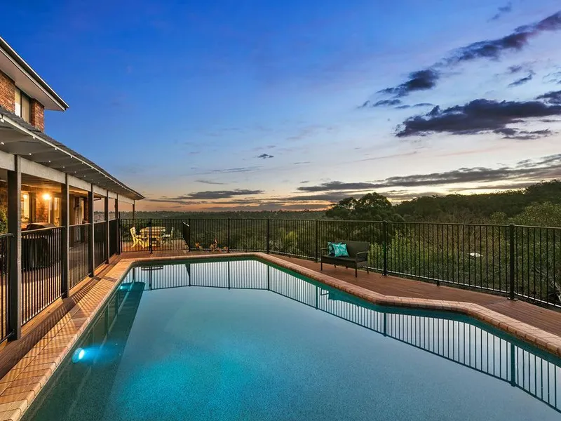 Paradisiacal setting, views and space for the family