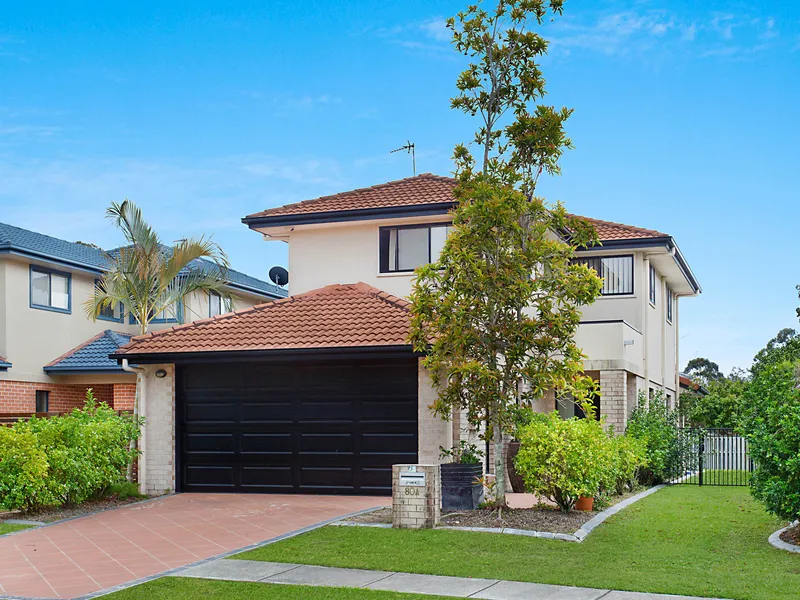 Executive Lifestyle, Convenient Central Robina Location