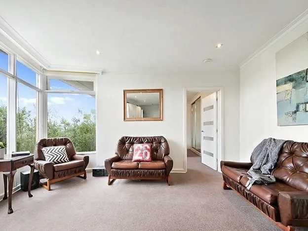 BRIGHT AND MODERN ONE BEDROOM APARTMENT