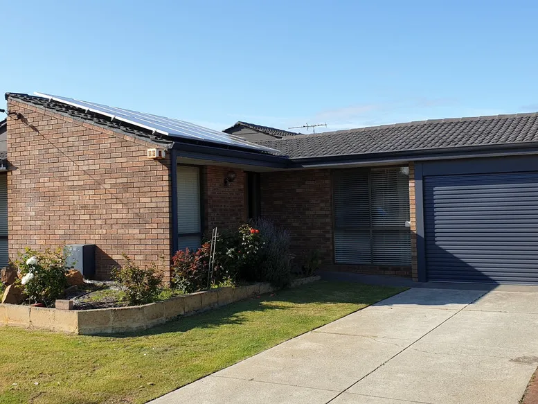 A modern home with outdoor pool and in Willetton School zone!!