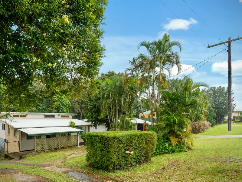 COMFORTABLE FAMILY HOME