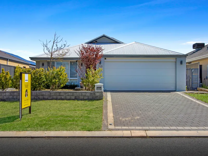 WELL PRESENTED, LOW MAINTENANCE HOME IN GREAT LOCATION!