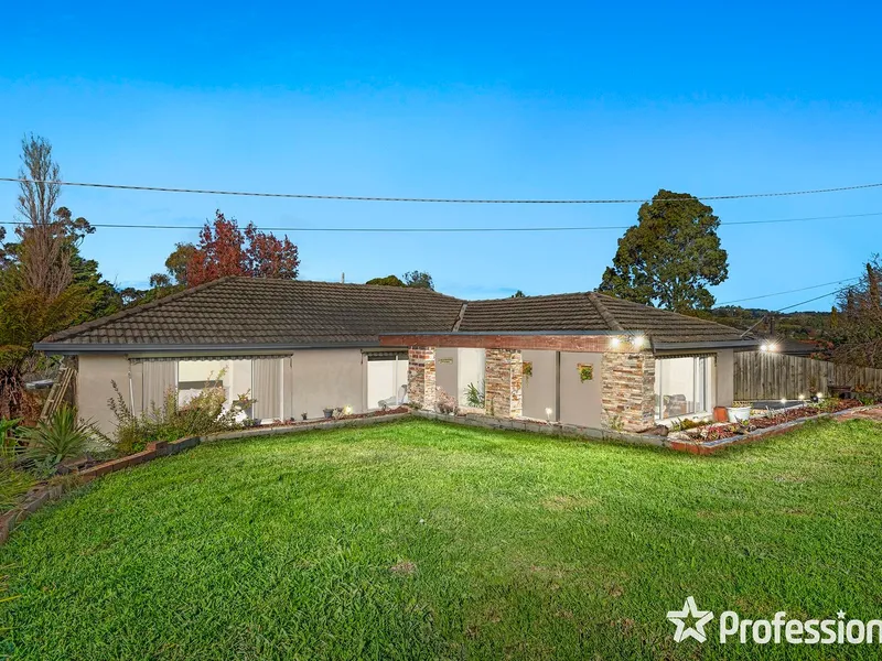 SUPERB OUTDOOR ENTERTAINING AND LEAFY VIEW