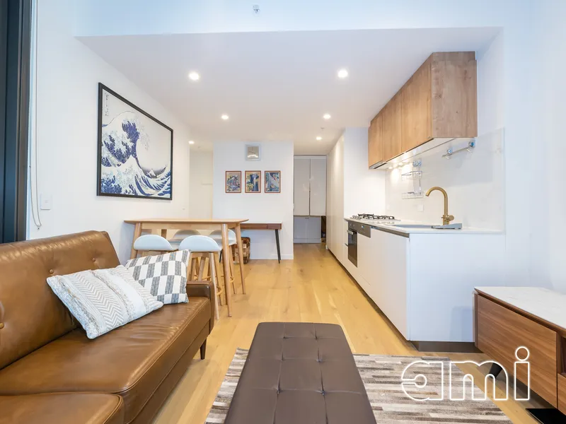 Furnished 2 Bed 1 Bath at High Quality Building - Conservatory