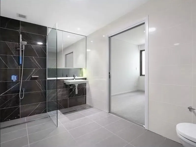 One bedroom property with waterside location