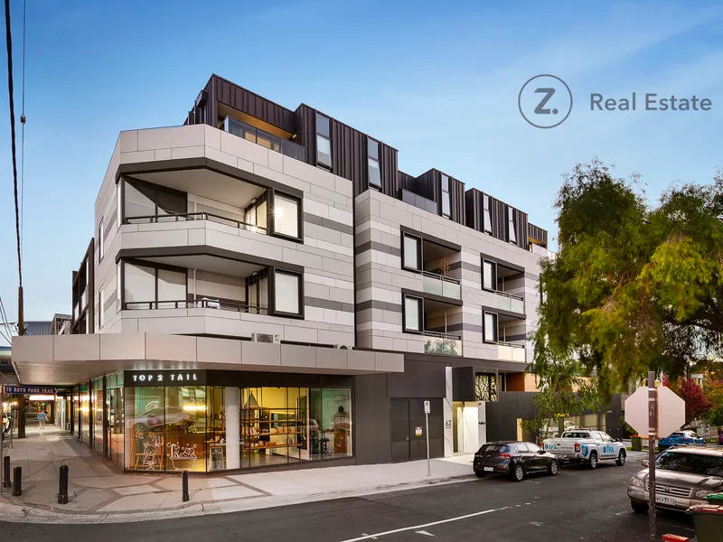 Perfect Luxury Lifestyle Position!