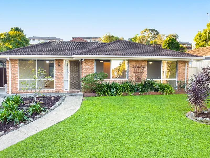 Gorgeous 3 Bedroom Home with Sensational Lakefront views