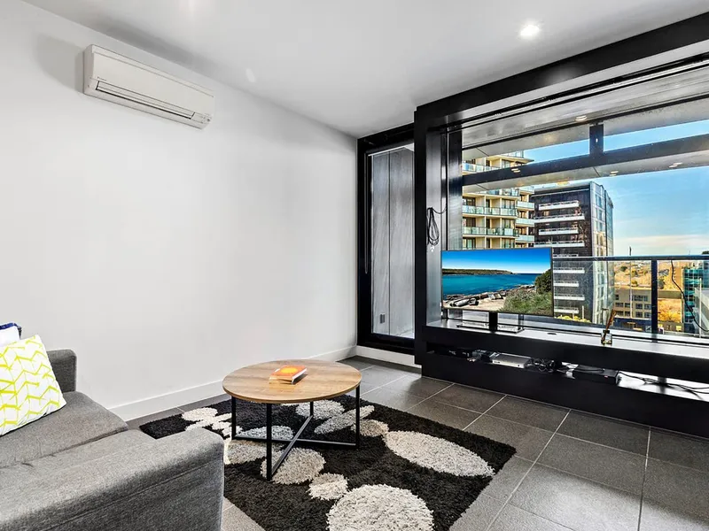 Modern apartment in premier South Yarra address