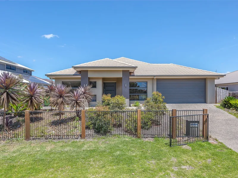 PARK FACING, WONDERFUL and SPACIOUS EX DISPLAY HOME COMES WITH HEAPS OF QUALITY EXTRAS
