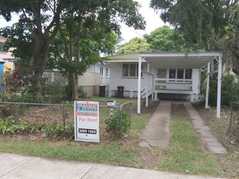 3 BEDROOM COTTAGE IN SANDGATE