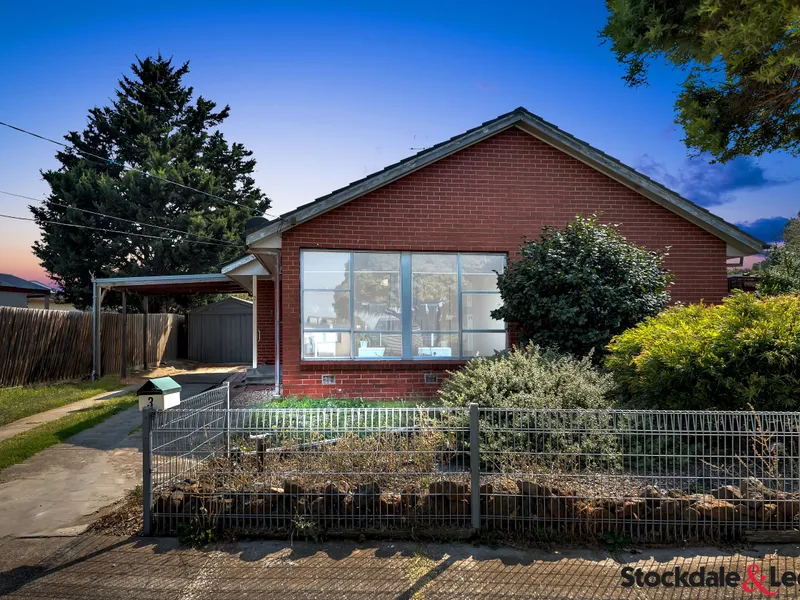 FRESHLY RENOVATED 3 BEDROOM HOUSE IN QUIET NEIGHBOURHOOD