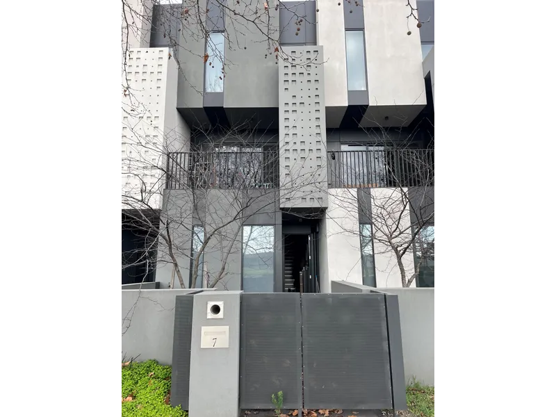 THE BRIEF: QUALITY TOWNHOUSE