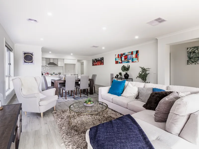 Spacious Four Bedrooms in Tarneit （Unfurnished）