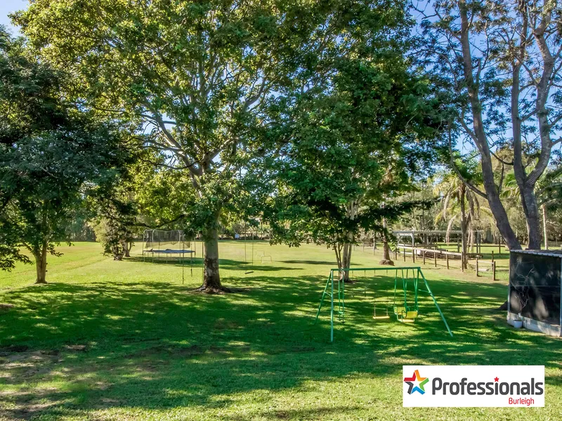 Acreage Living 5 Minutes From The Beach