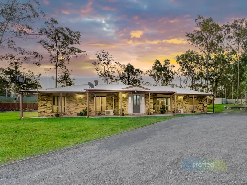 acreage life 🍃 | Embrace the AcreageLife - NEST or INVEST in this Convenient Location!