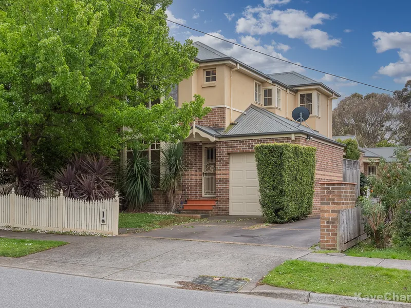 STYLE AND CONVENIENCE WRAPPED UP IN ONE LOVELY TOWNHOUSE