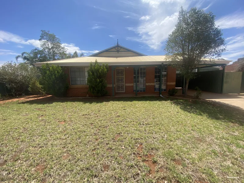 3 Bedroom House in Quiet Area with Shed and Pool!