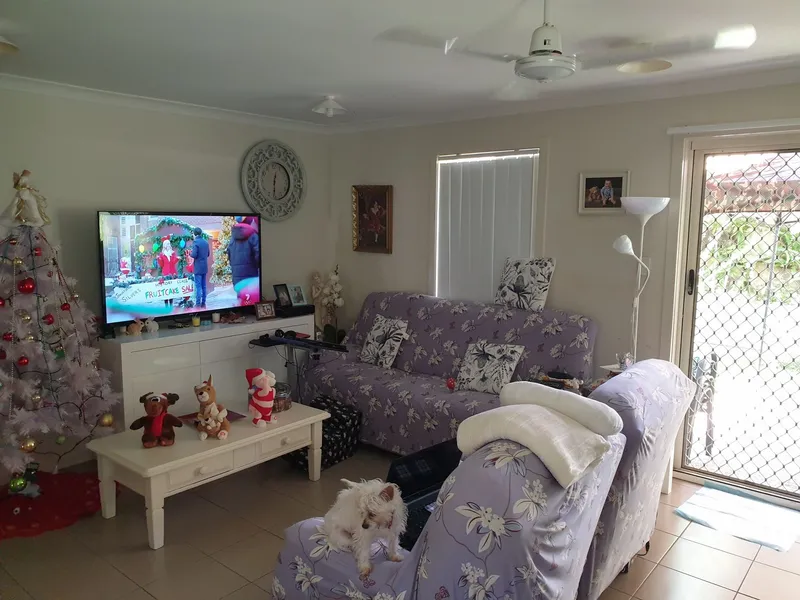 Large 3 Bedroom Unit, single level plus study nook for Rent