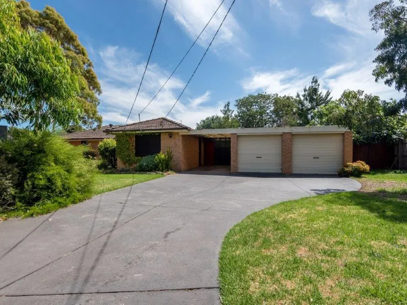 Stunning 5 Bedroom Home in A Perfect Location