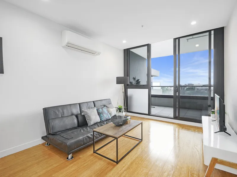 2 Bedrooms Home in the Prime Location of Box Hill