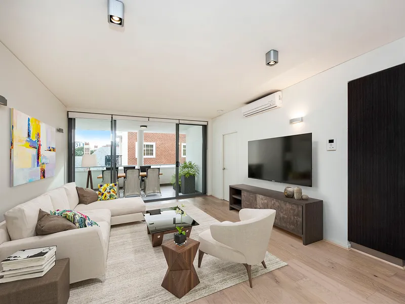 SNEAK PREVIEW!! Love the Location and lifestyle!