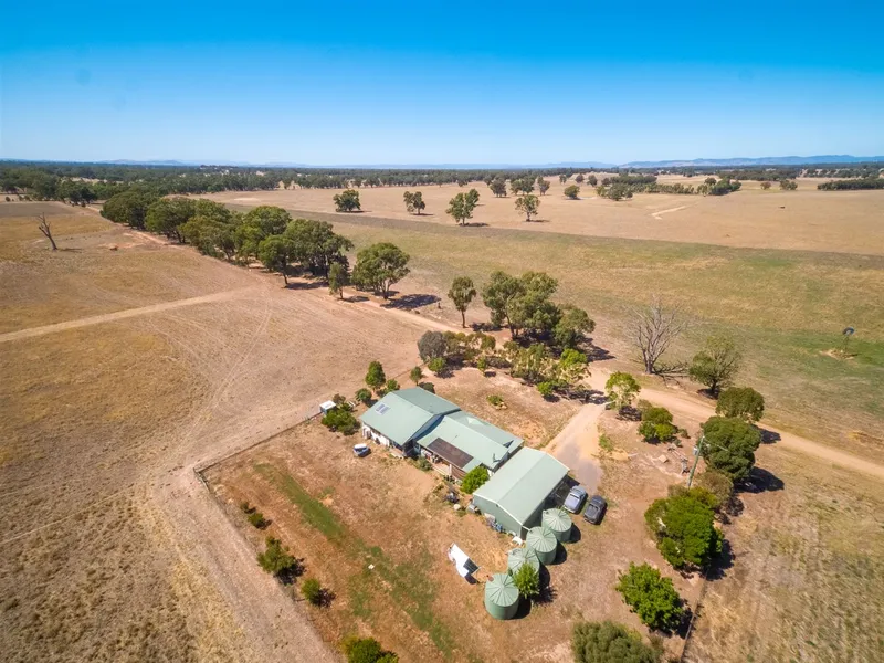 20-acre Lifestyle Farm located close to Benalla