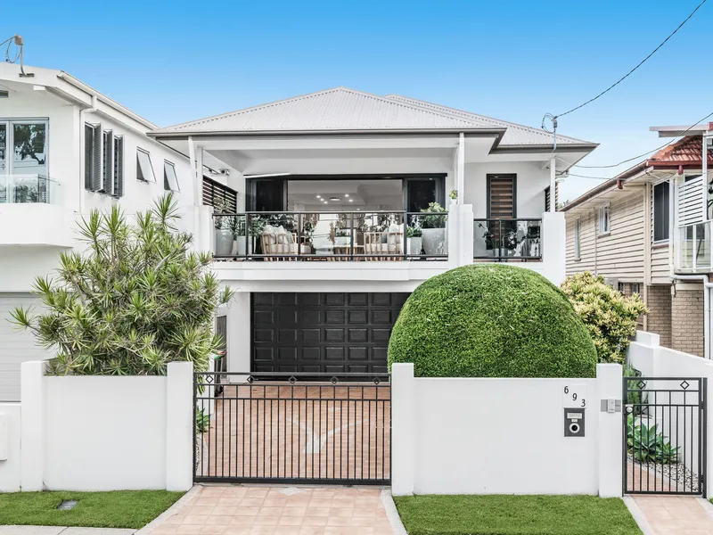 Magnificent family home on the waterfront