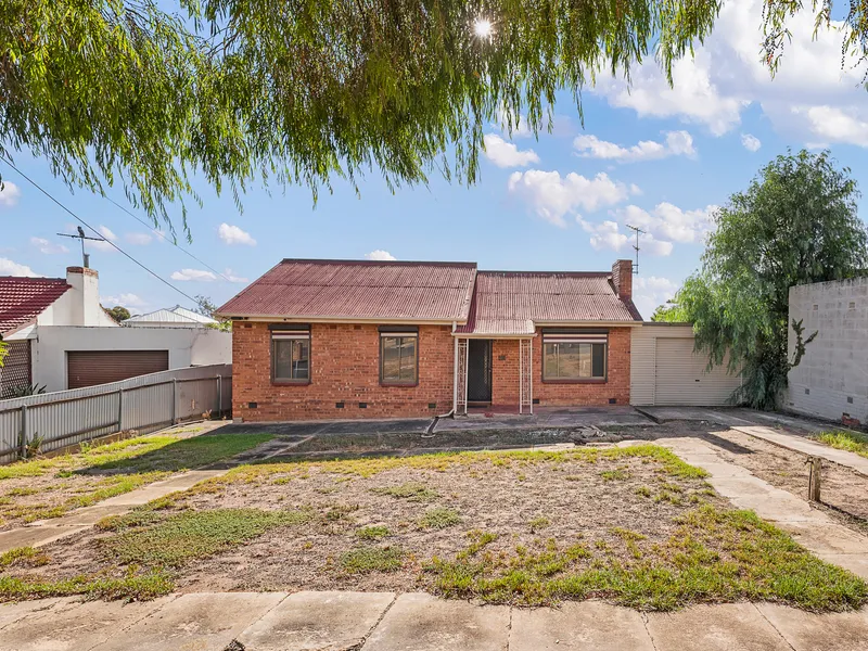 Solid Red Brick Home - Valuable 846m² Allotment