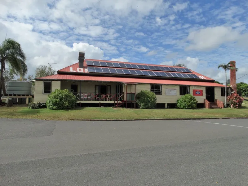 HISTORIC ROYAL HOTEL & CARAVAN PARK