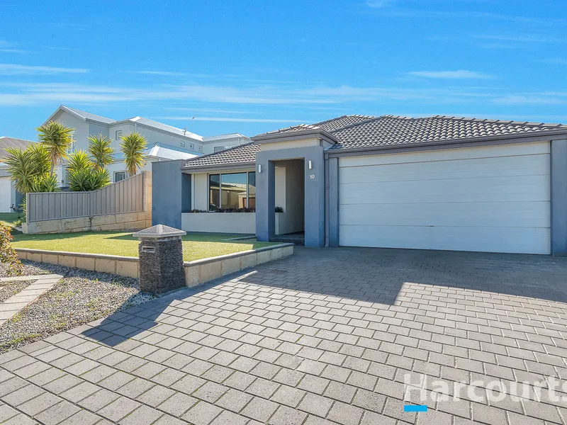 Discover Relaxed Family Living Close To The Beach!!