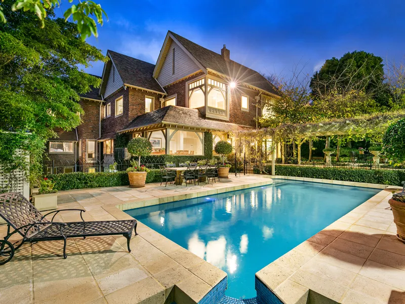 The Toorak Mansion
