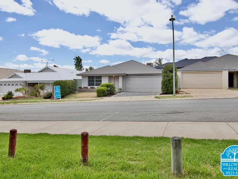 UNDER OFFER WITH JANETTE ABBOTT! GREAT LOCATION, OPPOSITE FAMILY PARK!