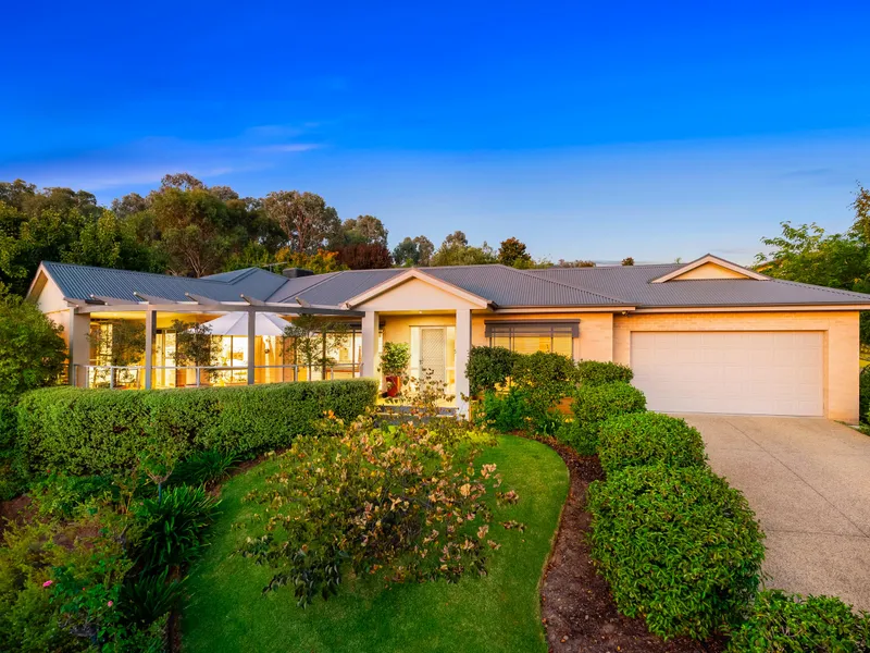 Quality Home, Beautiful Views-Pemberton Park
