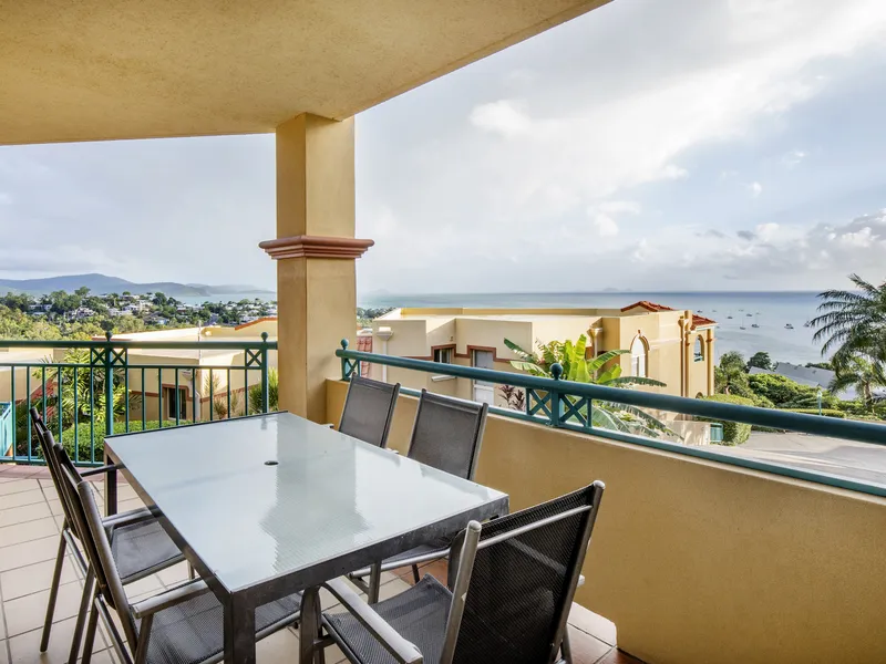 EXPANSIVE SEA VIEWS – ENJOY TOTAL BLISS