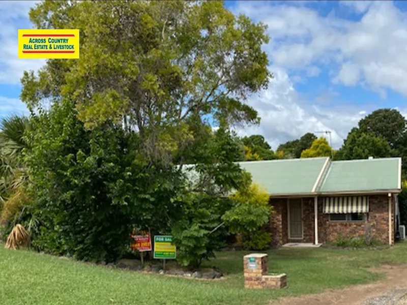 3BRM BRICK HOME-A/C-SHED & ENTERTAINMENT AREA