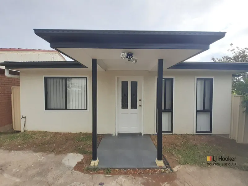 MODERN 2 BEDROOM, 1 BATHROOM HOME *WATER INCLUDED*