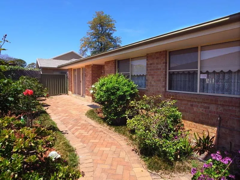 PLEASE CALL 0450 496 491 TO APPLY OR VIEW!