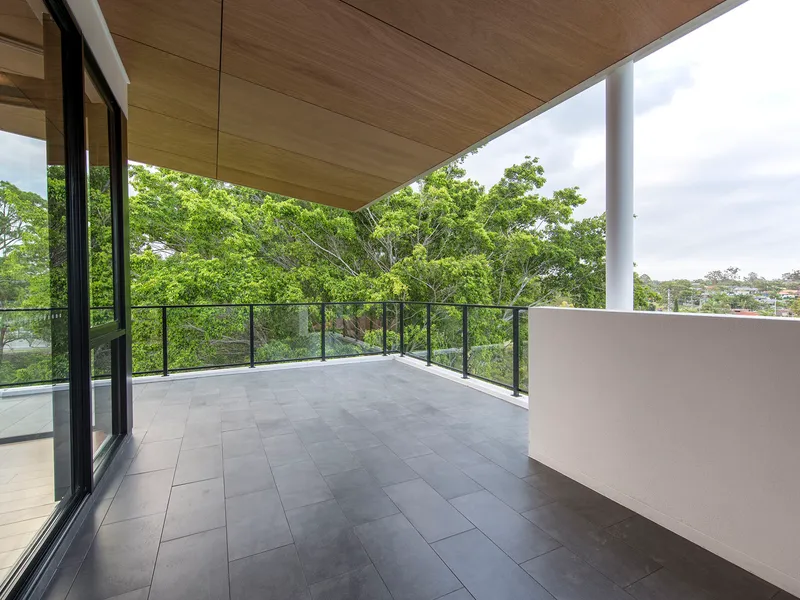 When Size Does Matter - Unique - Spacious -  Top Floor - Entertaining - Private - Pet Friendly