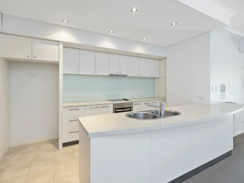 LUXURY APARTMENT IN THE HEART OF MIDLAND