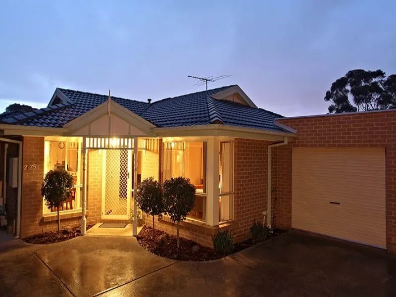 SPACIOUS REAR VILLA...